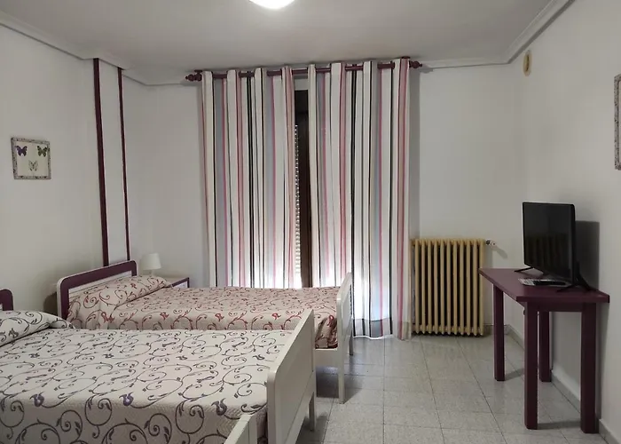 Tanishostalrestaurante 리아노